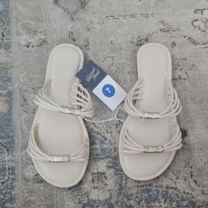 Universal Thread Elegant Cream Sandals